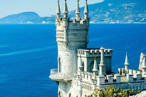 «Впевнений, що по всьому Криму замайорить синьо-жовтий стяг»: Порошенко привітав Ялту з днем міста