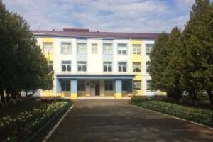 10-класник перерізав собі горло в школі
