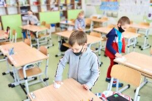 Чи повернуться школярі за парти із 1 вересня 