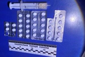 Патрульні продовжують виявляти у громадян, ймовірно, наркотичні речовини