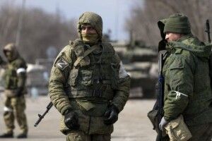На Херсонщині росіяни, щоб знайти проукраїнських мешканців, переодягаються в українську форму