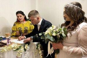 У Луцьку побралися військові, які познайомилися на службі (Фото)