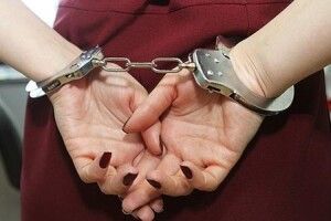 Підозрювану в шахрайстві та грабежі волинянку злапали аж на Одещині