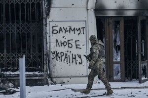 «Весняний контрнаступ не за горами»: Сирський про необхідність тримати Бахмут