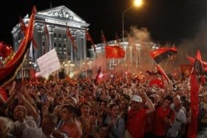 Македонці масово протестують проти перейменування країни