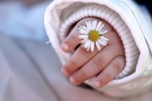 У Рівному горе-матір підкинула новонароджене немовля. Це її п’ята дитина…