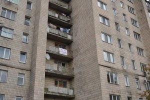 68-річна рівнянка вистрибнула з вікна восьмого поверху
