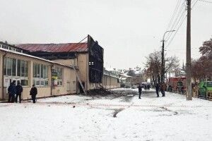 Пожежа на луцькому ринку: на місці працює поліція 