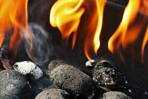 Фермери намагалися зігріти вогнищами виноградники, а замість цього потруїли димом людей