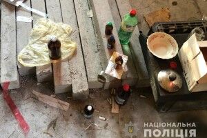 Поліцейські викрили 46-річного волинянина, який на городі варив наркотики (Фото)