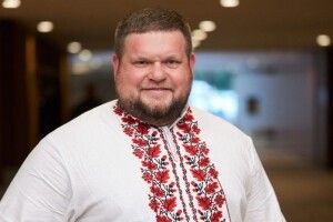 «Слуга народу» Клочко збрехав про сестру-бізнесменку, яка нібито допомогла мамі з купівлею нерухомості на 14,5 млн грн, - ЗМІ