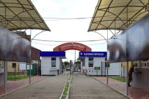 Привласнила 27 тисяч: у Луцьку засудили жінку, яка покинула людину з інвалідністю та чкурнула до Польщі