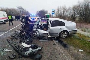 Смертельна ДТП на трасі Ковель-Доманово: постраждалого з авто деблоковували рятувальники (Фото)