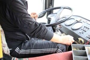  «Візьми таксі»: у рівненській маршрутці водій облаяв і висадив пасажирку на мороз (Відео)