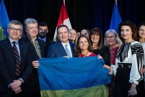 Заступник прем’єр-міністра Канади Христя Фріланд прибула на зустріч з Петром Порошенком в Едмонтоні