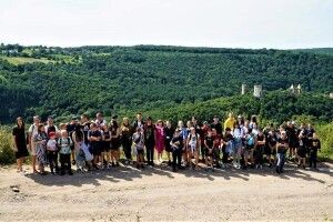 Загадкові печери, стрімкі водоспади, замки: діти волинських захисників драйвово відпочили на Тернопільщині