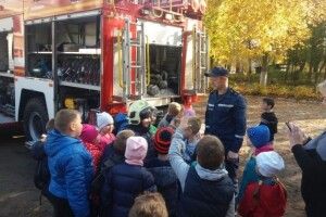 У Ківерцях школярам показали пожежну техніку