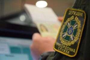 Російській блогерці проставили заборону в’їзду в Україну на 3 роки (Відео)