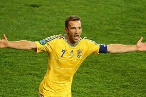 Фейкових героїв нам не треба: після санкцій до Тимощука Шевченко став новим рекордсменом 