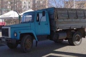Рівнянка подарувала вантажівку покійного чоловіка захисникам України (Фото)