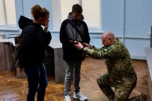На Волині дружині загиблого Героя вручили його посмертну нагороду