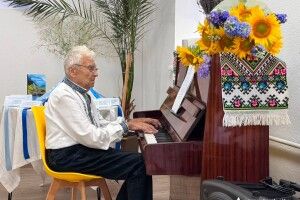 Волинський митець у свої 94 роки видав ще дві книги