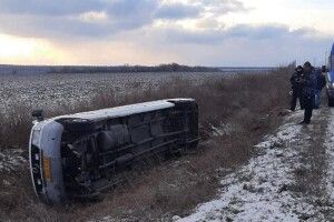 Перекинувся мікроавтобус з 20 дітьми, які їхали на спортивні змагання
