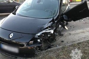 На Волині Renault в’їхав у Volkswagen (Фото)