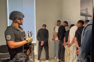 Шукали жертв на чеських торгівельних інтернет-майданчиках: нацполіція затримала учасників злочинної організації (Відео)