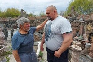 Відомий волинянин Головань приймав на Пасху гостя-силача Вірастюка (Відео, фото)