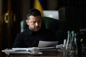 72% українців вважають Зеленського відповідальним за корупцію, - опитування 