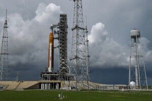 NASA тестує запуск людей на Місяць