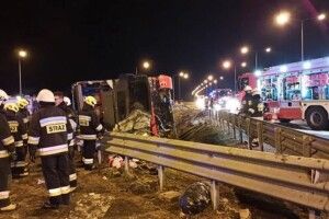 Евакуювали гелікоптерами: подробиці страшної ДТП з українцями в Польщі