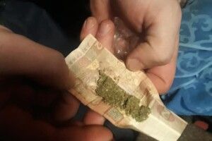 Збували, вживали і зберігали: із наркотиками затримали п’ятьох волинян (Фото)