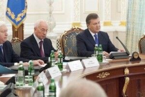 РНБО запровадила санкції проти Януковича, Азарова, Табачника, Пшонки, Поклонської та усієї їхньої гоп-компанії