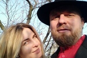 Волинський священник згадав давню українську традицію... і вдягнув капелюха