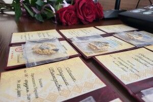 У Ковельській громаді вручили відзнаки матерям-героїням