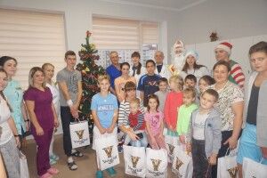 Волинські патрульні випробували себе в якості Миколая (Фото)