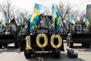 100 ескаваторів від Порошенка копають окопи у всіх фронтових областях