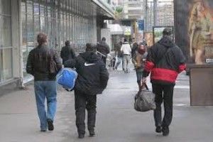 За кордоном постійно працюють понад 3,2 млн українців