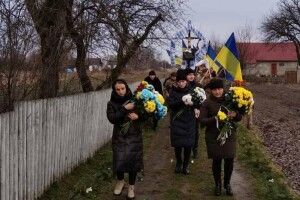 На Рівненщині попрощалися з молодим військовим, який помер у госпіталі від тяжкого поранення