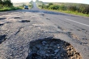 Міський голова Кропивницького попросив поліцію штрафувати його за ями на дорогах