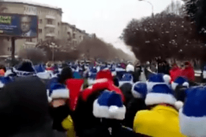 Святі Миколаї разом з олімпійською спортсменкою пробіглися Рівним (Відео)