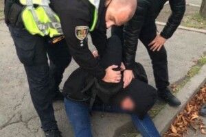 Напад з ножем у Кривому Розі: зловмисник повідомляє, що народився в пеклі (Відео)