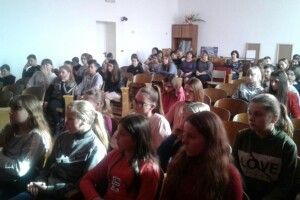 На Ковельщині говорили з дітьми про загрози, які підстерігають в інтернеті
