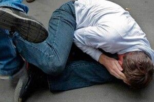 У Хрінниках 18-річний парубок з Демидівки дерев'яним обрізком розбив голову місцевому однолітку