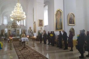 На Рівненщині поховали бійця-сироту