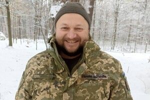 Волинянина, який повернувся із Польщі захищати Україну, нагородили почесним нагрудним знаком