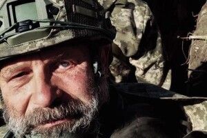 Олег Барна з побратимами, які загинули під час штурму на Донеччині, посмертно нагороджені орденами України