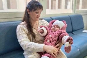 Важила всього 750 грамів: у Львові провели унікальну операцію на мозку немовляти (Фото)